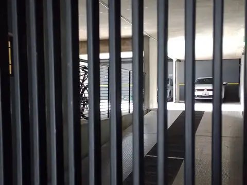 Cochera en Venta SemiCubierta