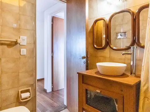 VENTA * PARQUE CHACABUCO / CABALLITO SUR * CASA LOTE PROPIO * PISCINA * 4 COCHERAS