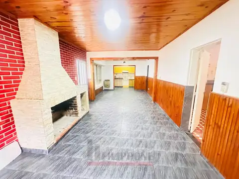 Casa 5 ambientes con 3 baños
