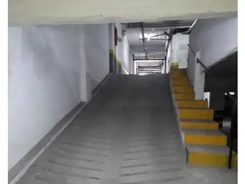 Oportunidad.Cochera en garage .Ramos mejia