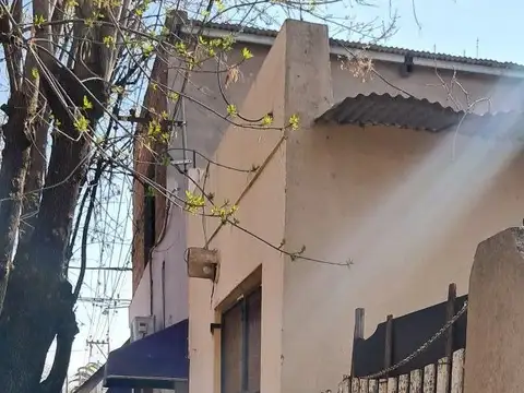 Local 23m2 en gran lote apto emprend