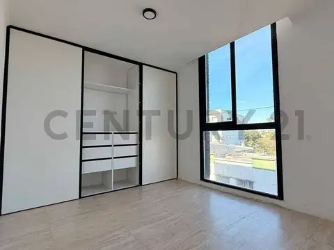 EN VENTA 3 AMB CON COCHERA TANDIL