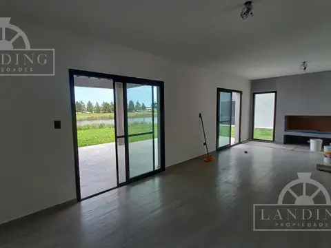 Casa 6 ambientes con 3 baños