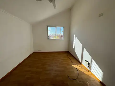 Departamento en Alquiler con 1 cochera
