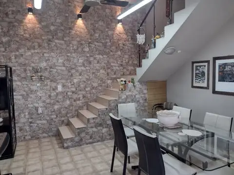Depto Tipo Casa en Venta de 6 ambientes