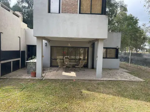 Casa Quinta en Arroyo Leyes -VENTA