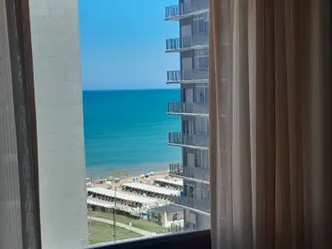 Alquiler temporario 2 ambientes en Miramar. Edificio Imperio