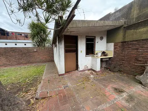 VENTA CASA 5 AMB EN MUNRO IDEAL PARA RECICLAR