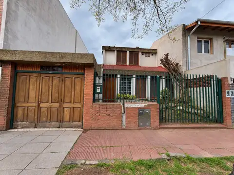 VENTA CASA 5 AMB EN MUNRO IDEAL PARA RECICLAR