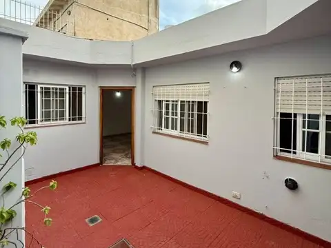 Depto Tipo Casa en Alquiler de 3 ambientes