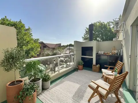 Venta casa triplex Tigre 4amb cochera/parrilla/SUM