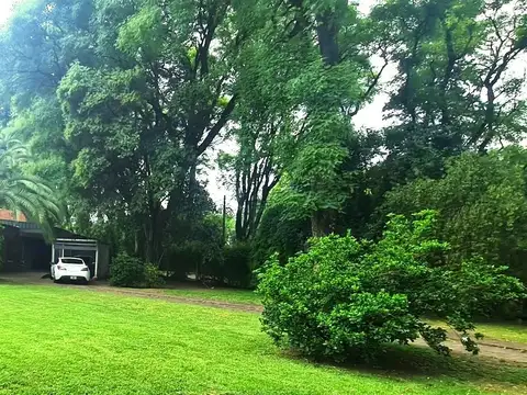 Quinta en Venta con 2 cocheras