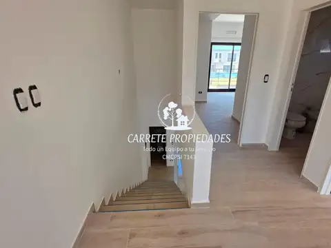 Casa 5 ambientes con 3 baños