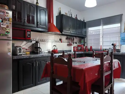 VENTA CASA 6 AMB EN FLORENCIO VARELA