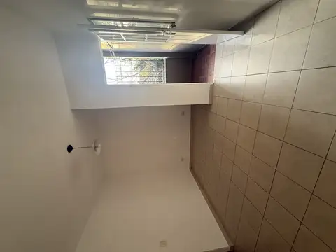 Avenida Nicolás Bruzone 500, Piso 1