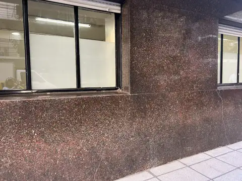 Larrea 800, Piso PB