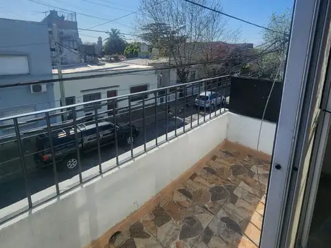 Depto Tipo Casa 2 ambientes con 1 baño