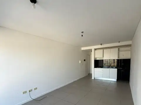 Departamento en Alquiler en República De La Sexta, $ 300.000