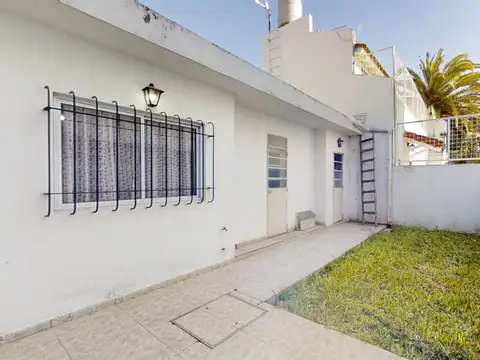PH en Venta de 4 Ambientes en Martinez con Patio