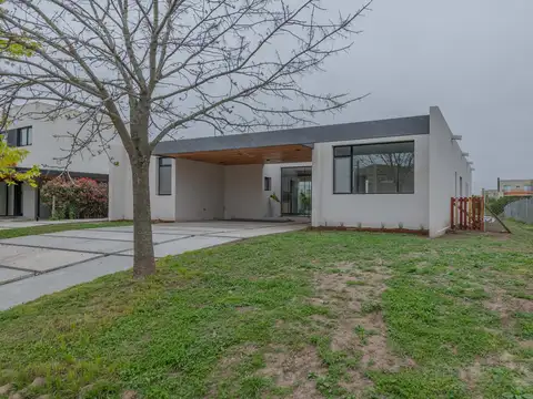 Casa en Venta en El Cantón - Barrio Golf, USD 285.000