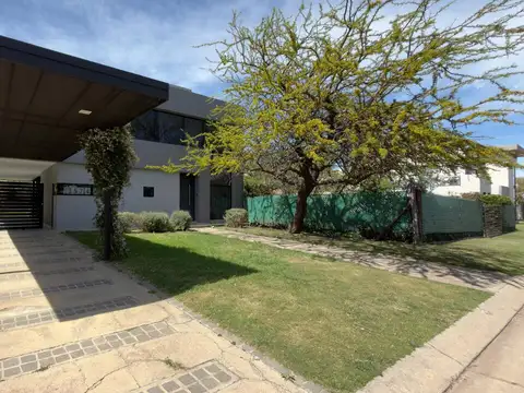 CASA EN VENTA | BARRIO CERRADO LAS CAÑITAS – MALAGUEÑO