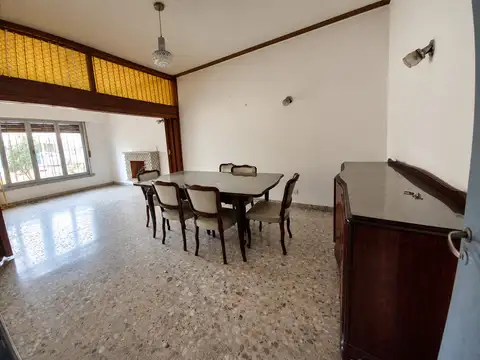 Casa 5 ambientes con 1 baño