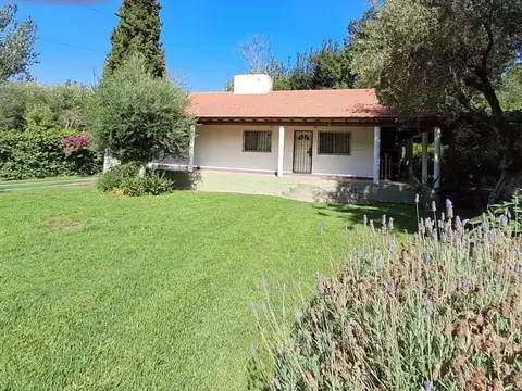 Casa en Venta con 2 cocheras