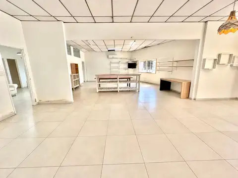 Oficina 4 ambientes con 3 baños