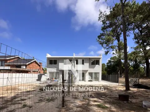 Casa 4 ambientes con 3 baños
