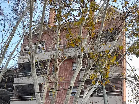 MUY BUEN DEPARTAMENTO, EXCELENTEMENTE UBICADO.