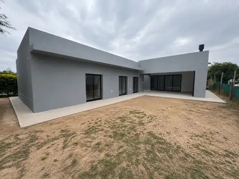 VENTA DE CASA A ESTRENAR- B. PRIVADO LAS MAGNOLIAS