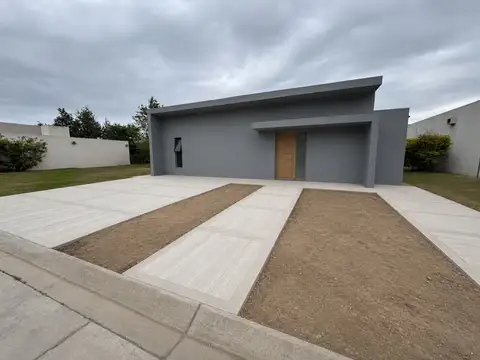 VENTA DE CASA A ESTRENAR- B. PRIVADO LAS MAGNOLIAS