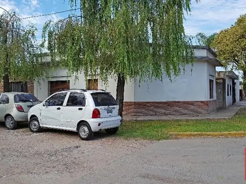 Casa americana Ituzaingó Norte venta directa