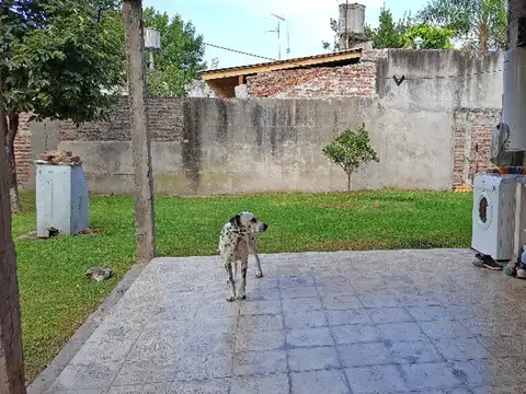 Casa americana Ituzaingó Norte venta directa