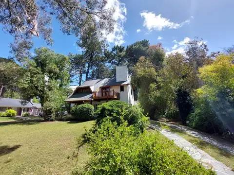 Casa en Alquiler Temporal en Pinamar, USD 1.800