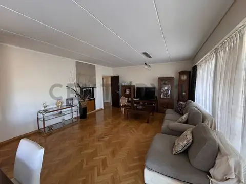 Departamento 6 ambientes con 4 baños