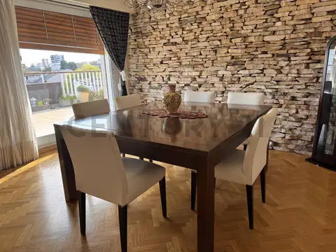 Departamento en Venta con 3 cocheras