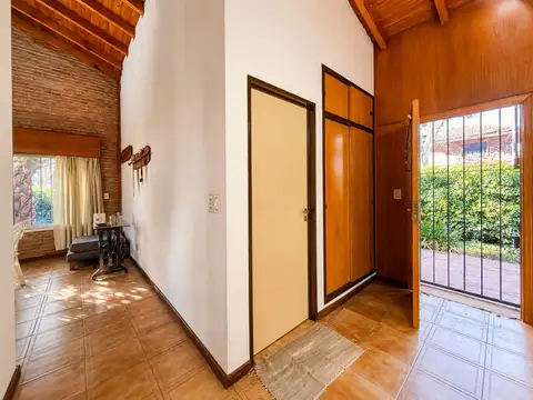 Casa en Venta en Villa Adelina, USD 449.000