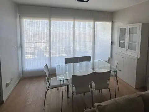 Departamento en Alquiler en Olivos Vías/Río, USD 2.200