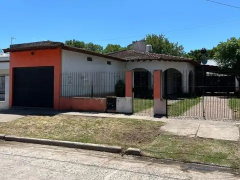 CASA MULTIFAMILIAR + LOCAL + 2 DEPTOS DE 2 AMBIENTES. OPORTUNIDAD. SAN MIGUE