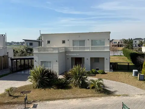 Casa en venta en Canning Barrio Los Talas a la laguna 4 ambientes