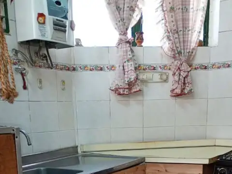 Depto Tipo Casa en Venta en Chacarita, USD 110.000