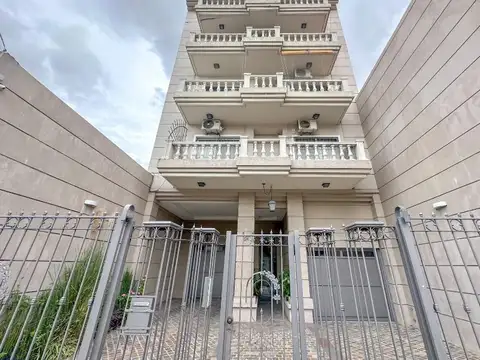 MONOAMBIENTE OPORTUNIDAD  CON  BALCON -  BAULERA Y COCINA APARTE