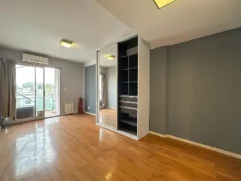 MONOAMBIENTE OPORTUNIDAD  CON  BALCON -  BAULERA Y COCINA APARTE
