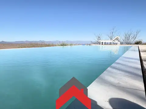 VENTA HERMOSA CASA EN SAN LORENZO CON PILETA