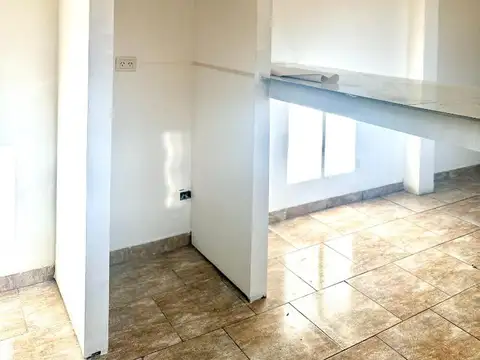 Dpto 3 amb en 1er piso por escalera - Sin expensas