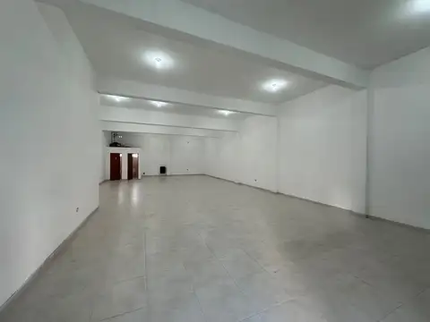 Local en Alquiler en Gregorio de Laferrere, $ 1.800.000