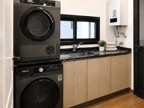 Casa en Venta con 4 cocheras