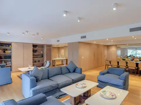 Semipiso de 6 ambientes en alquiler, con la mejor vista de Buenos Aires. Amplio y Luminoso.