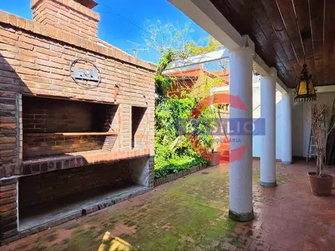 VENTA | CASA DE 3 AMBIENTES CON COCHERA, PATIO, PARRILLA Y TERRAZA EN FLORIDA